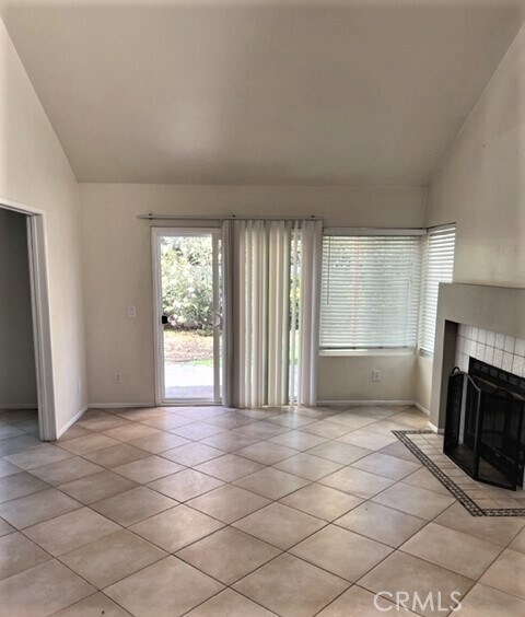 Foto del edificio - 5146 Maplewood Cir