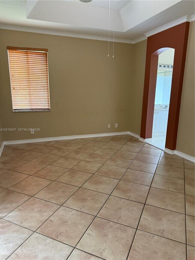Building Photo - 449 Silver Palm Way