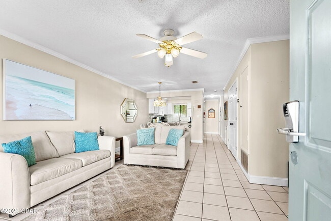 Foto del edificio - 17620 Front Beach Rd