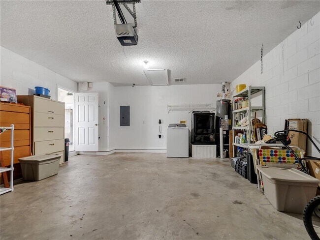 Foto del edificio - 15405 Margaux Dr