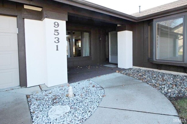 Foto del edificio - 9531 Yearling Dr