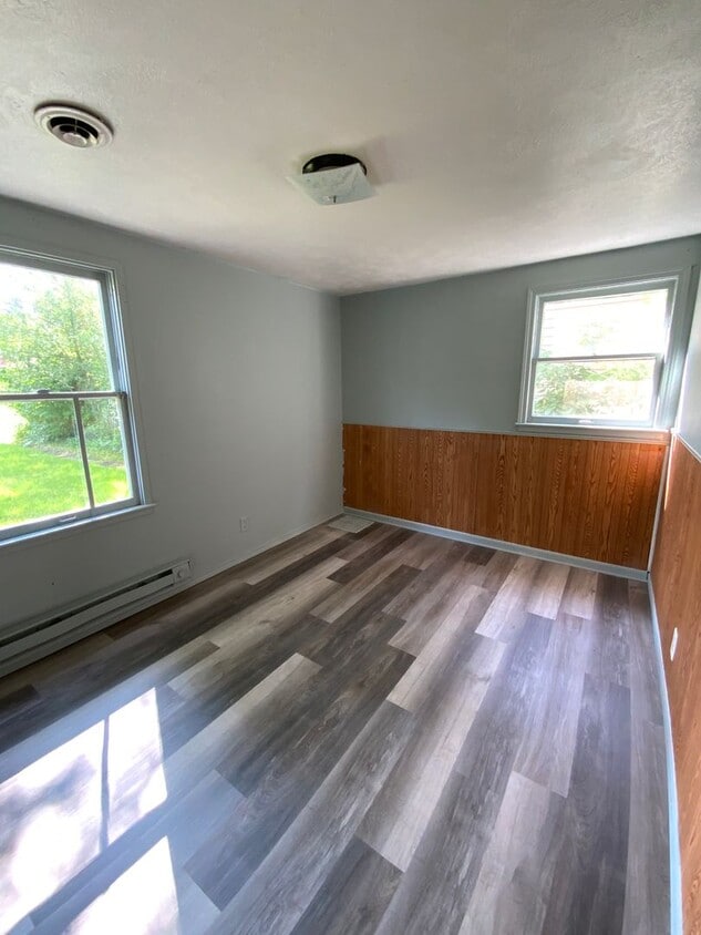 Primary Photo - Charming 2-Bedroom, 1-Bathroom Home – $100...
