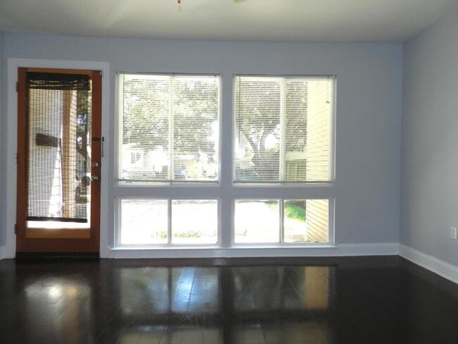 Foto del edificio - 6602 Bellaire Dr