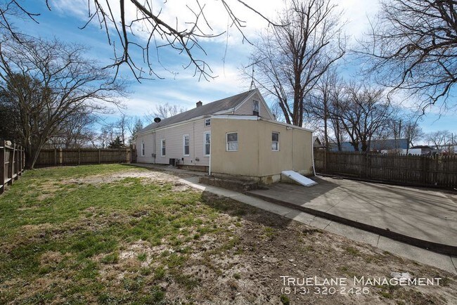Building Photo - 3 bedroom in Covington KY 41015