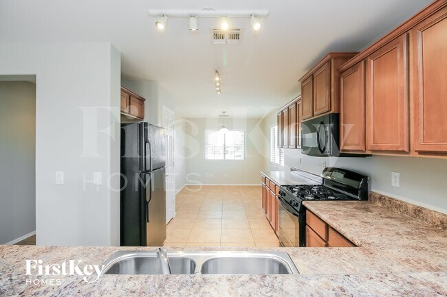 Building Photo - 18582 W Vogel Ave