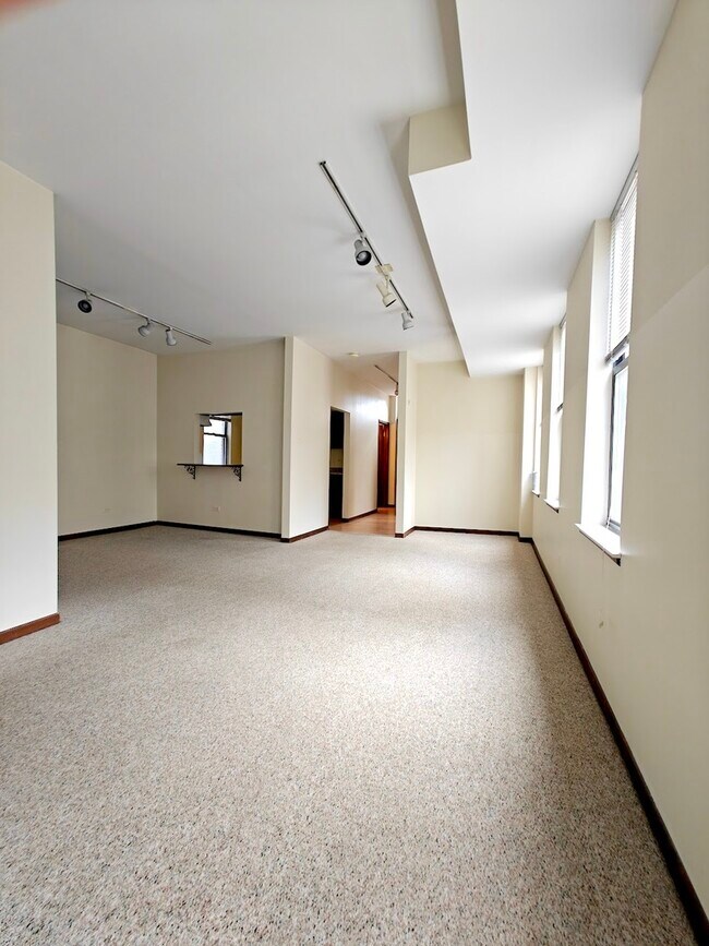 Foto del edificio - 856 N May St