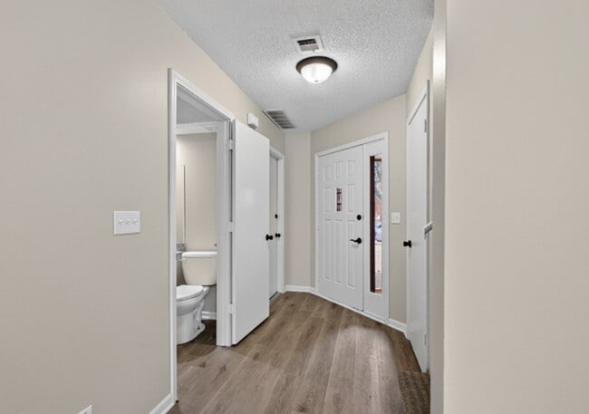 Building Photo - Prairie Place