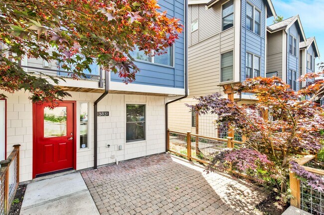 Foto del edificio - Stunning Townhome in the heart of Columbia...