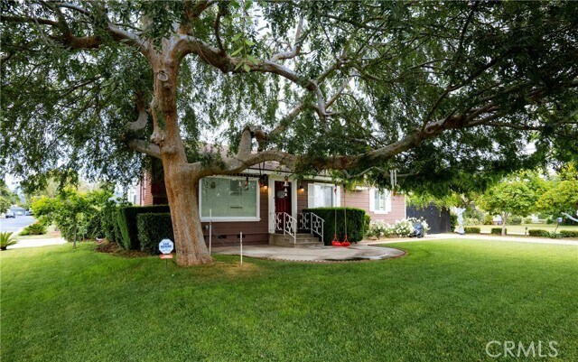 Foto del edificio - 8307 Longden Ave