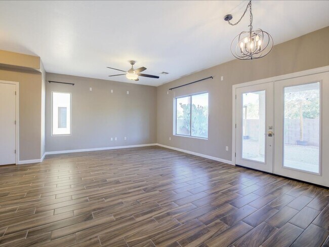 Building Photo - Modern 2-Story Home with Spacious Layout &...