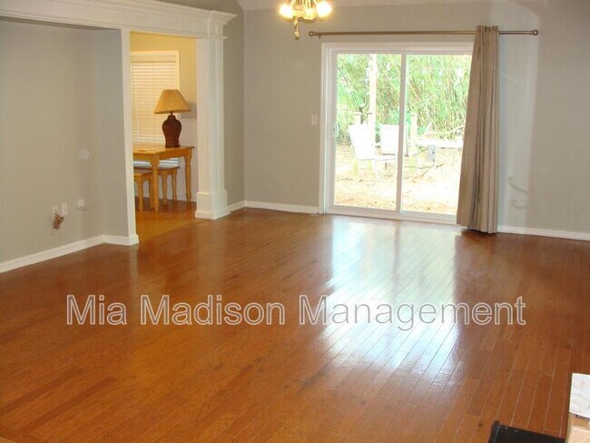 Foto del edificio - 4708 Springhill Rd