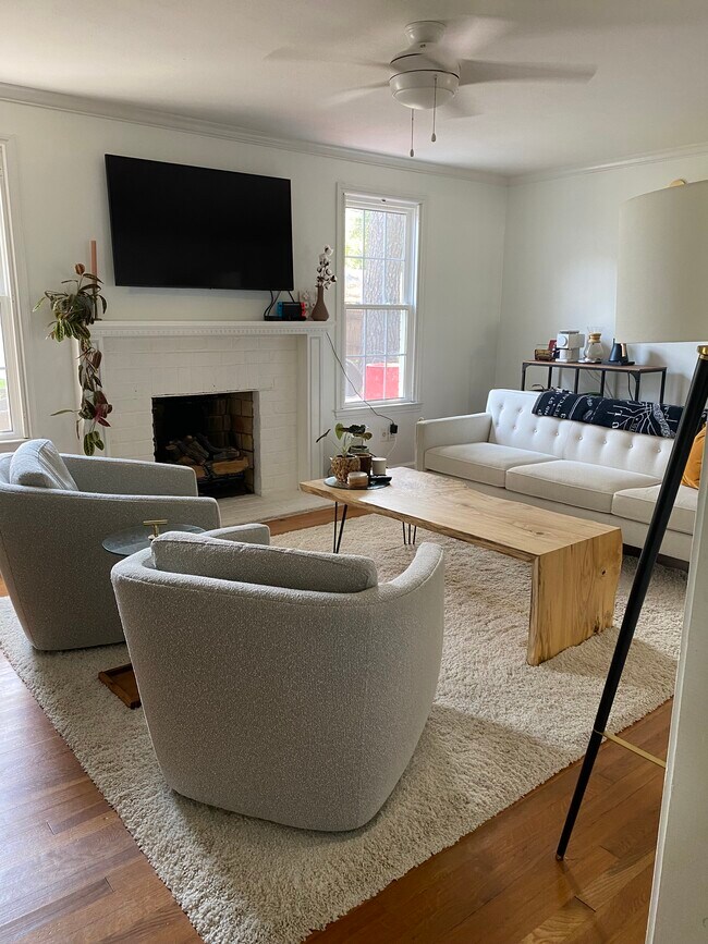 Living Room - 103 E 60th St