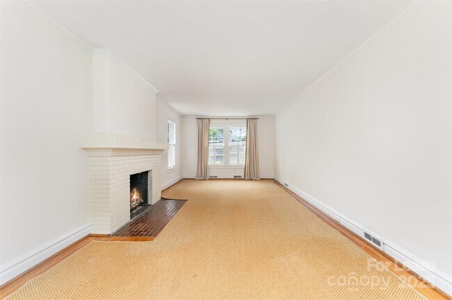 Foto del edificio - 2000 Dilworth Rd W