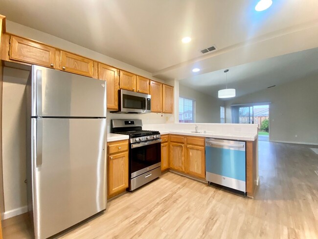 Building Photo - Remodeled 3-Bedroom Home - Fremont!