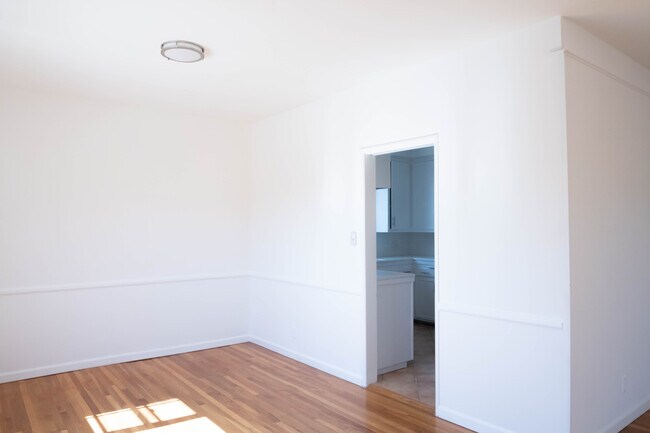 Foto del edificio - 423 S Maple Dr