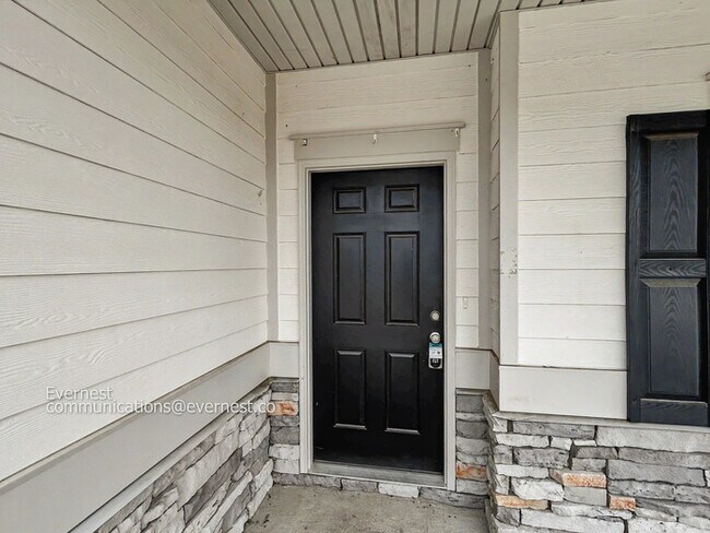 Foto del edificio - 3231 Briar Chapel Dr