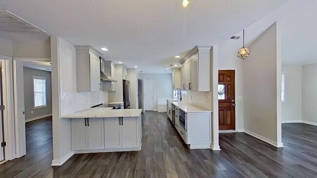 Foto del edificio - 1212 Smith Bay Cir W