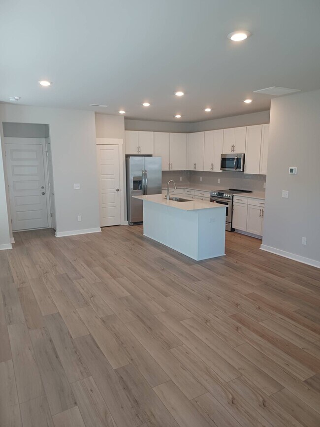 Building Photo - 2274 Hospitality Ln