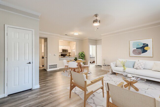 Foto del edificio - Creekwood Place