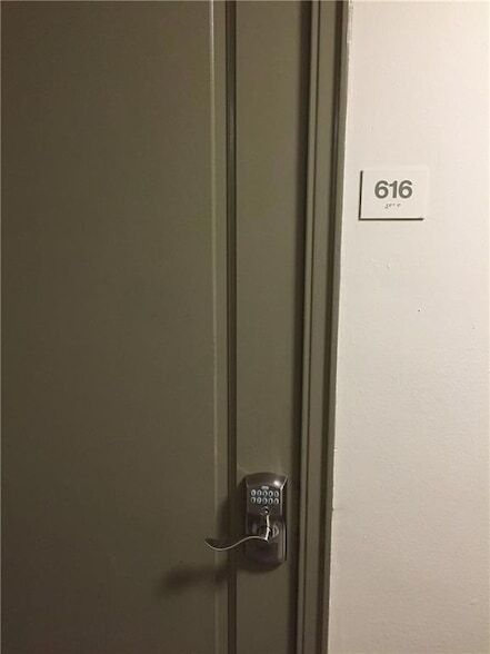 Foto del edificio - 1205 St Charles Ave