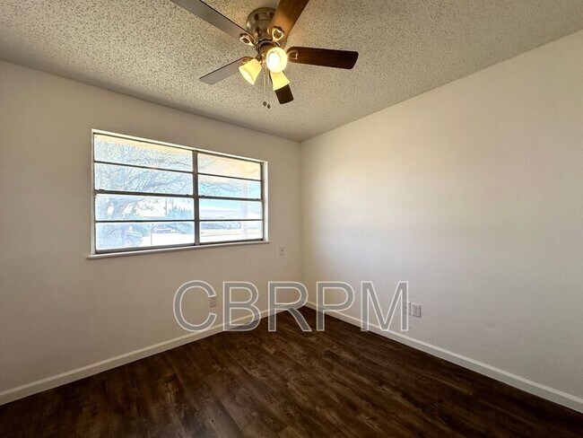 Foto del edificio - 4506 Itasca St
