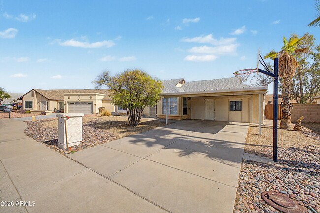 Building Photo - 10719 W Vista Ave