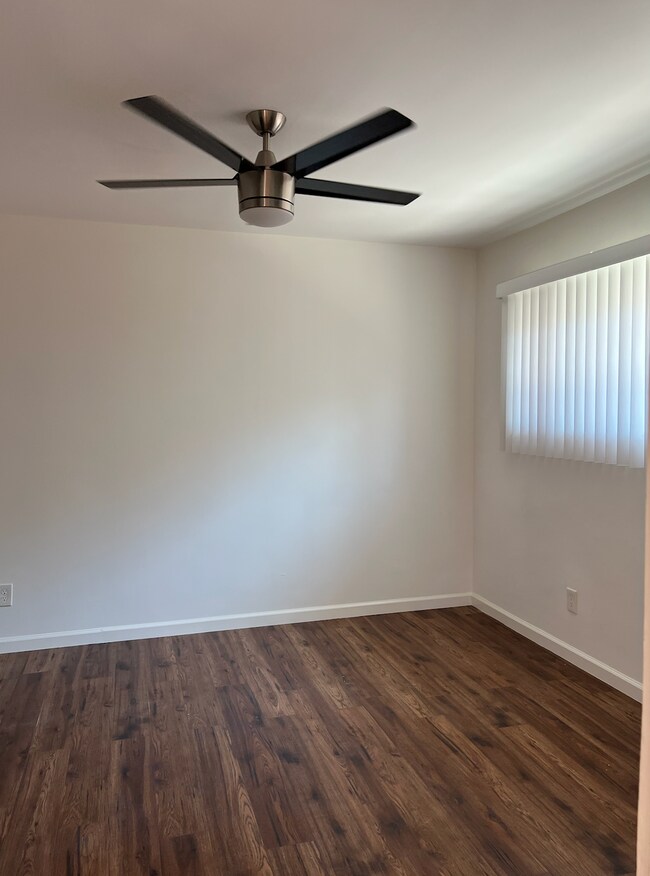 Bedroom - 550 N Serrano Ave