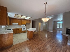 Building Photo - 561 Bordeaux Pl
