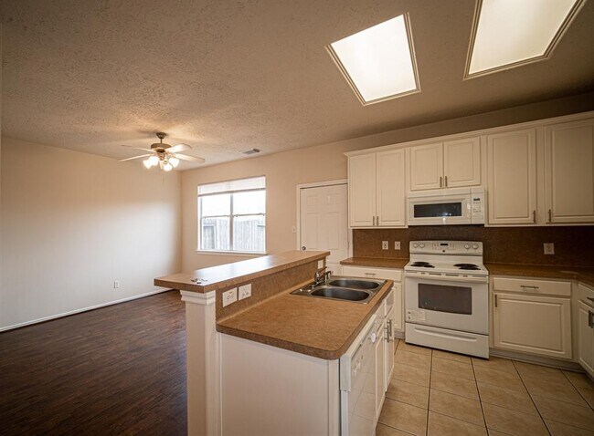 Foto del edificio - 13103 Peppergate Ln