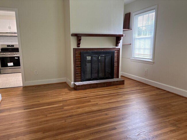 Building Photo - Nice 2 BR House off McKnight Mill Road