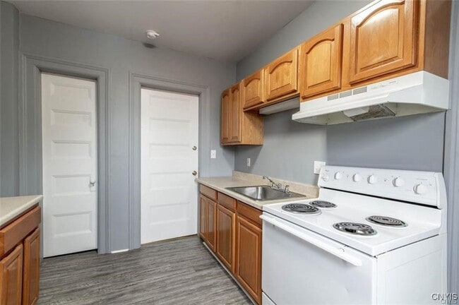 Building Photo - 156 Sterling St