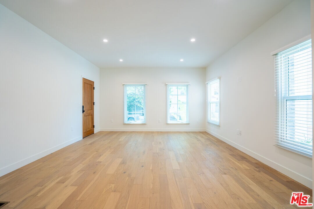 Primary Photo - 6511 Orange St