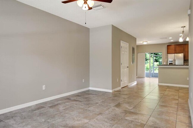 Building Photo - 15963 Fishhawk View Dr