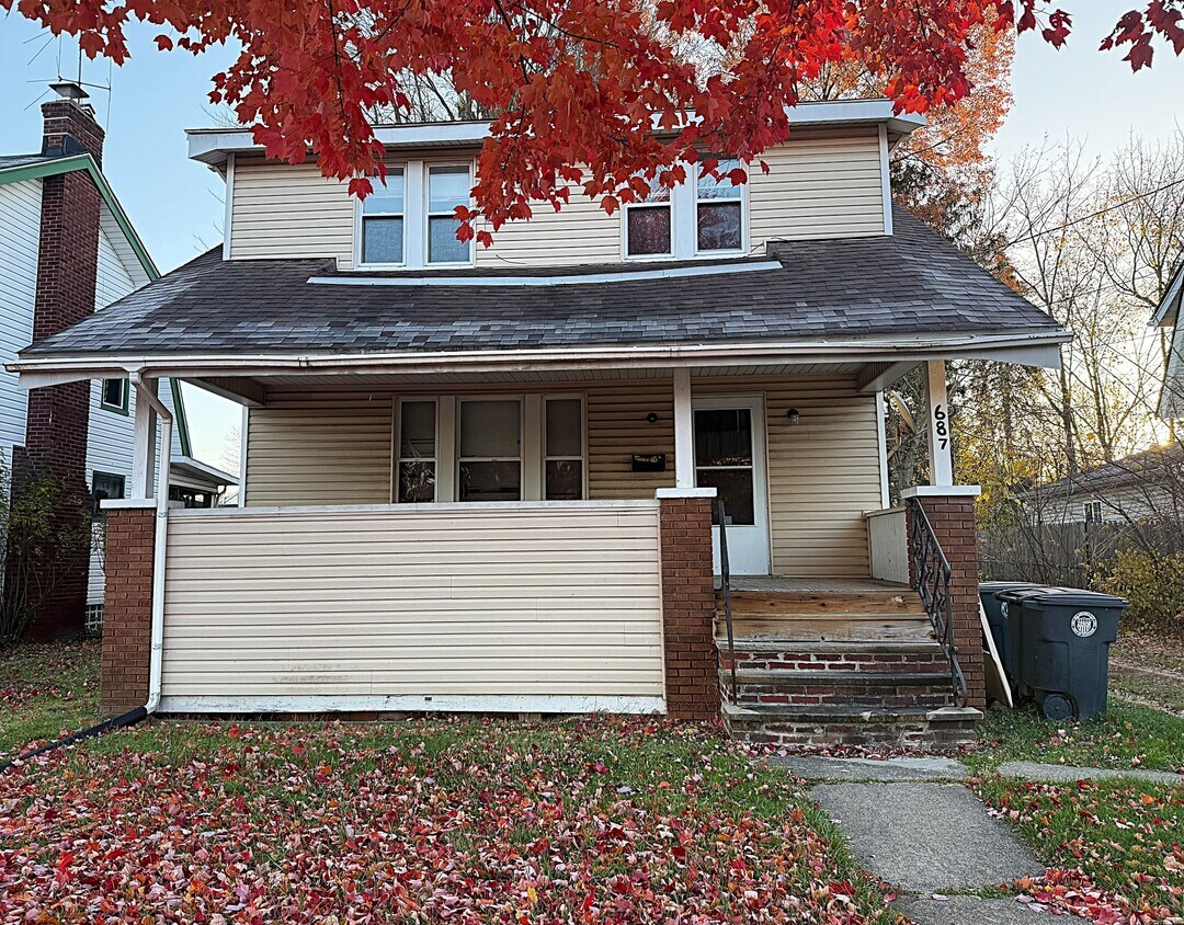 Foto principal - 687 Storer Ave
