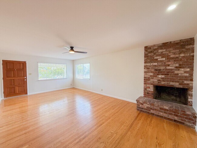 Foto del edificio - Floresta Gardens San Leandro Ranch Home
