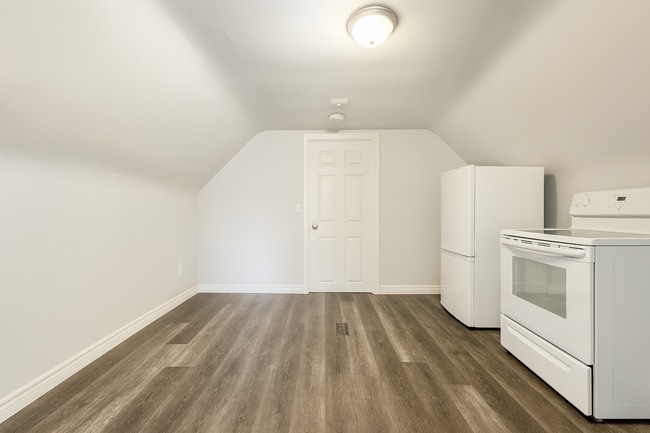 Photo du bâtiment - 18 Barnesdale Ave N