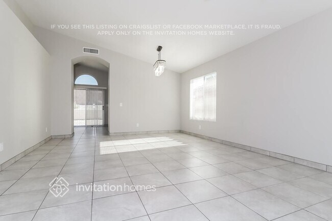 Foto del edificio - 11312 W Puget Ave