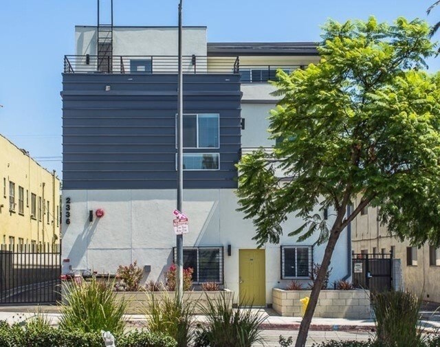 Primary Photo - 2336 Crenshaw Blvd