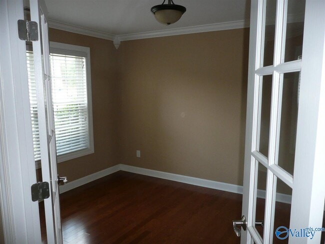 Building Photo - 161 Autumn Branch Dr