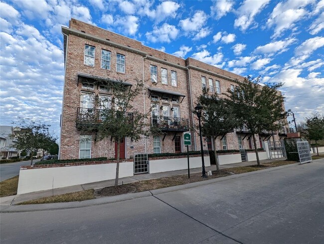 Foto del edificio - 2308 Kolbe Grove Ln