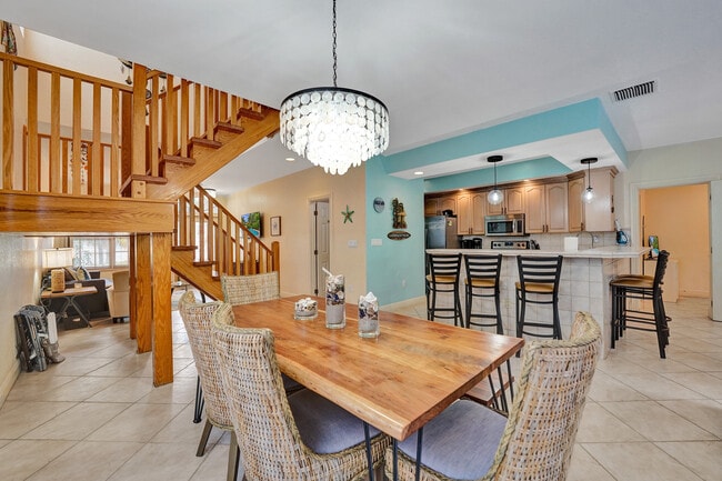 Foto del edificio - 220 Pine Ave