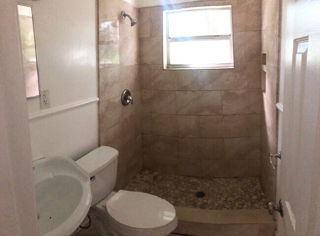 Building Photo - 912 2nd St., Apt. 1, W. Palm Beach, FL  33401