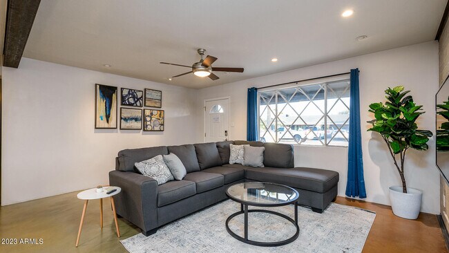 Foto del edificio - 7326 E Portland St