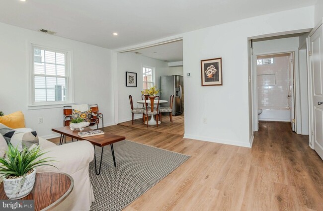 Foto del edificio - 108 New Jersey Ave NW