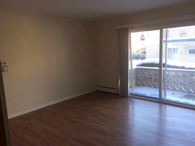 Building Photo - 306 S Cass Ave