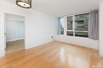 Building Photo - 300 Berry St