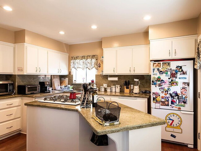 Building Photo - 7848 Bleriot Ave