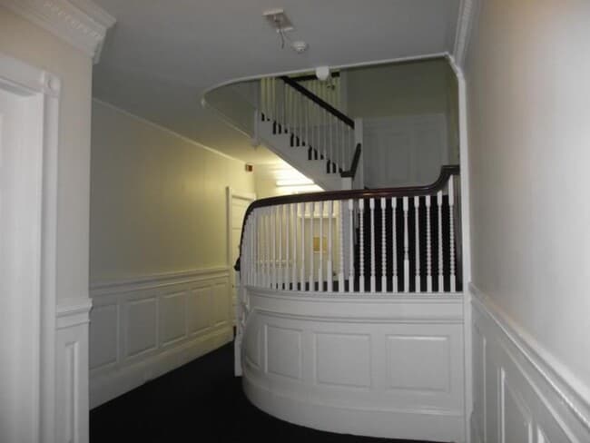 Foto del edificio - 41 Bay State Rd