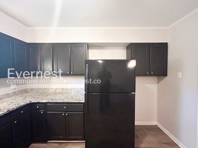 Building Photo - 2301 Coral Hills Dr