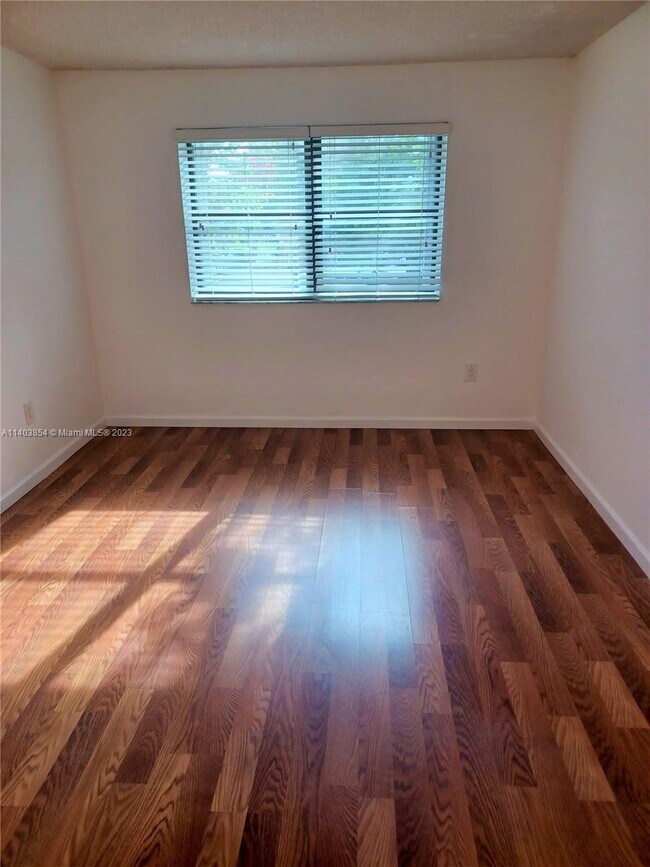 Building Photo - 15500 SW 80th St